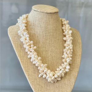 Freshwater pearls necklace
